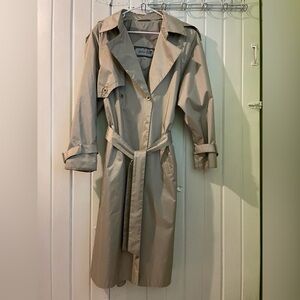 British Mist vintage trench coat size 18 like new